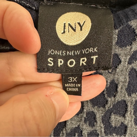 Jones NY Sport sweatshirt, size 3X, navy/animal print, cozy, comfy, spring - Picture 4 of 12